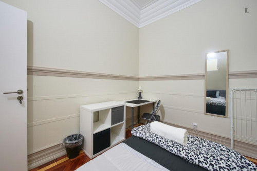 Humble single bedroom very close to Saldanha metro station - Gallery - 32