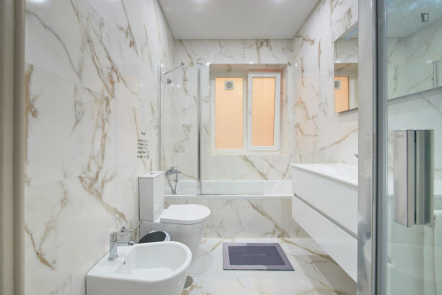 Humble single bedroom very close to Saldanha metro station - Gallery - 10