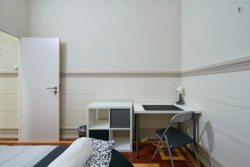 Humble single bedroom very close to Saldanha metro station - Gallery - 31