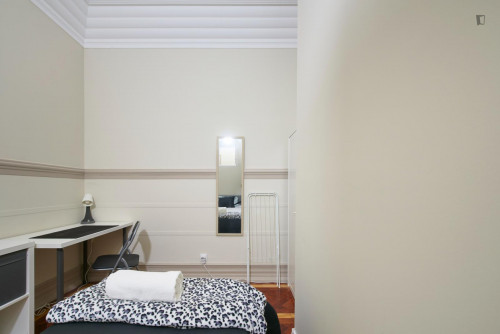 Humble single bedroom very close to Saldanha metro station - Gallery - 33
