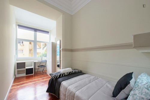 Bright single bedroom close to Picoas metro station