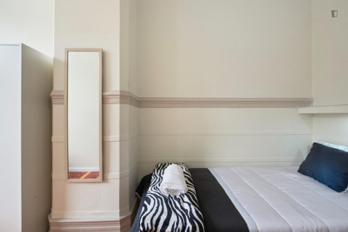 Bright single bedroom close to Picoas metro station