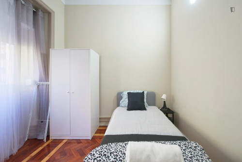 Snug single bedroom with balcony in proximity to the Atrium Saldanha
