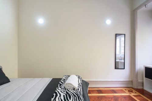 Inviting single bedroom a short walk from Saldanha metro station