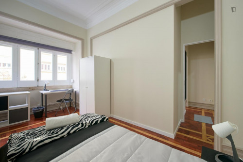 Inviting single bedroom a short walk from Saldanha metro station  - Gallery -  5