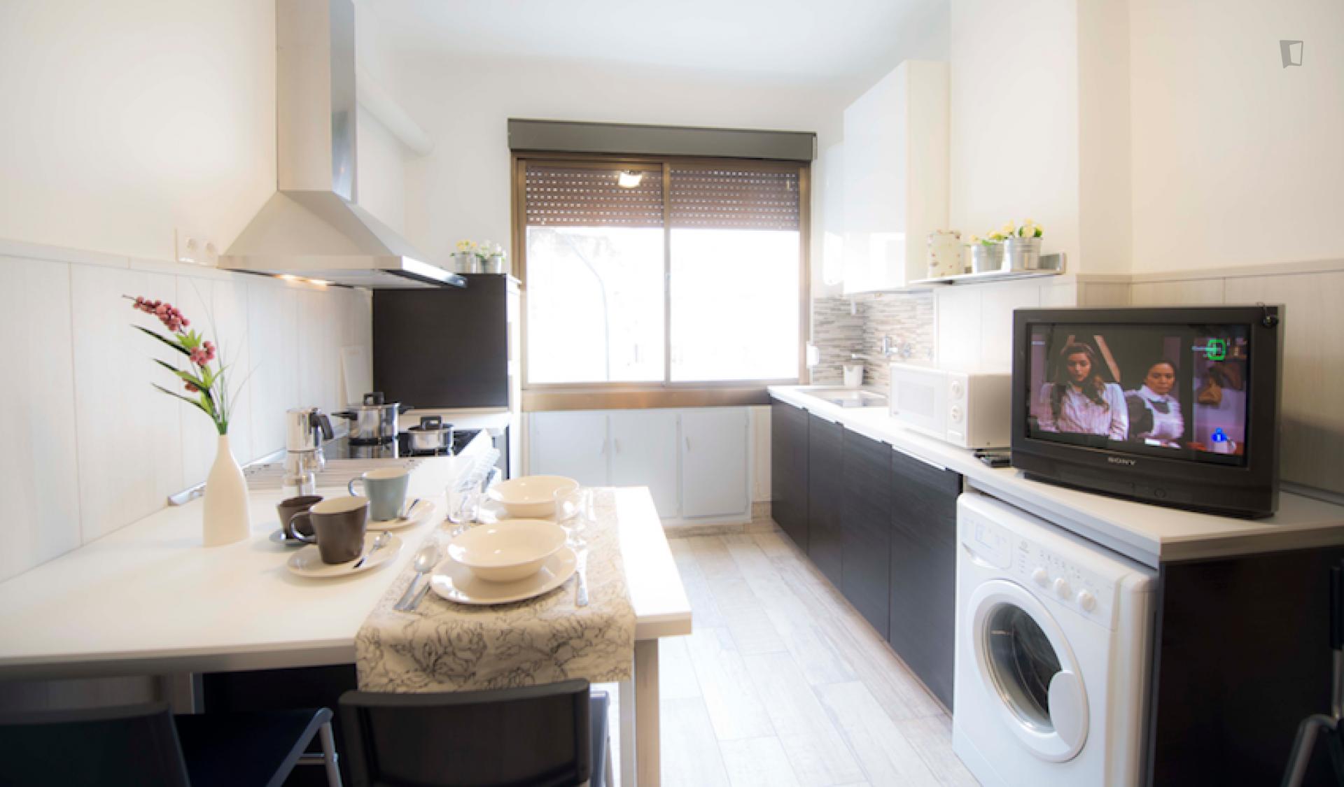 Comfy twin bedroom in a quiet 3-bedroom flat, close to University of Deusto