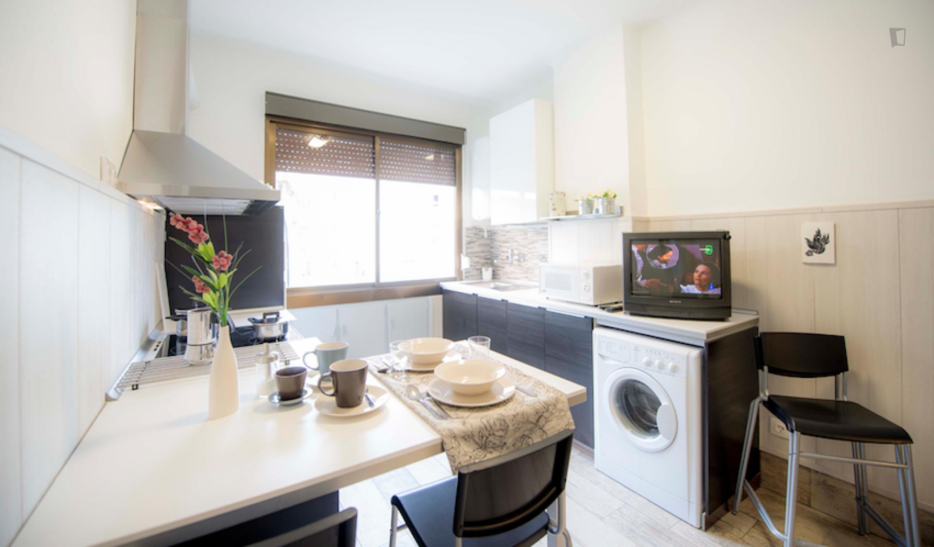 Comfy twin bedroom in a quiet 3-bedroom flat, close to University of Deusto