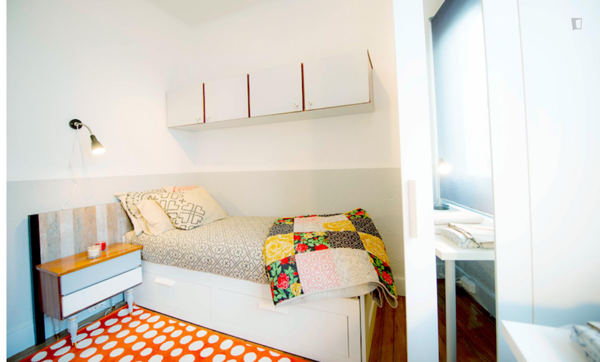 Comfy twin bedroom in a quiet 3-bedroom flat, close to University of Deusto
