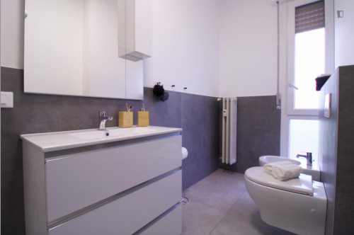 Delightful double bedroom close to the University of Brescia