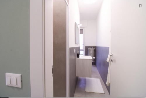 Delightful double bedroom close to the University of Brescia