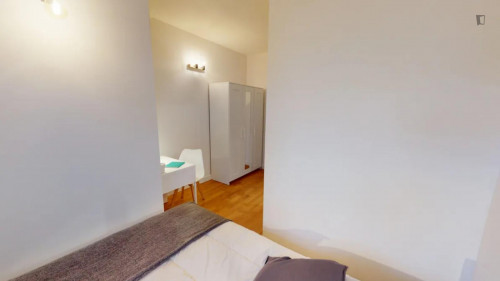 Neat double ensuite bedroom next to Lyon-Perrache Gare Routière train station