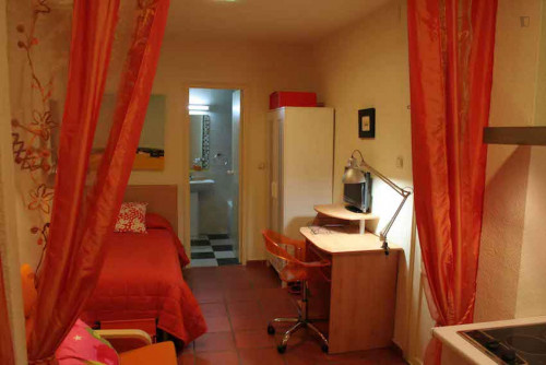 Sublime studio flat near the Faculdad de Derecho of the Univerisdad de Granada