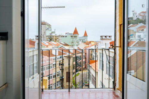 Pleasant double bedroom near the Arroios metro - Gallery - 12