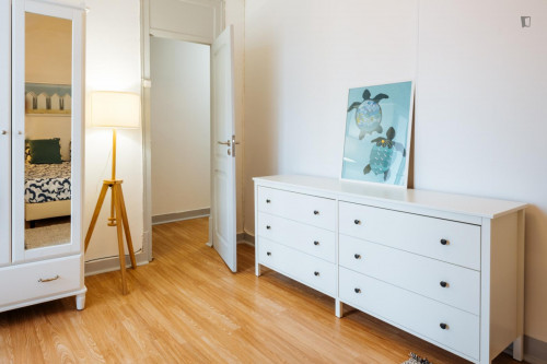 Appealing double bedroom in Arroios - Gallery - 9