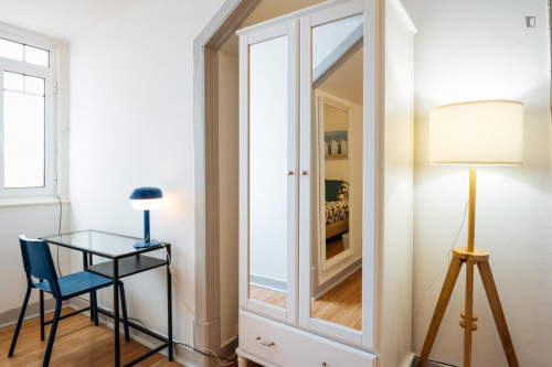 Appealing double bedroom in Arroios - Gallery - 12
