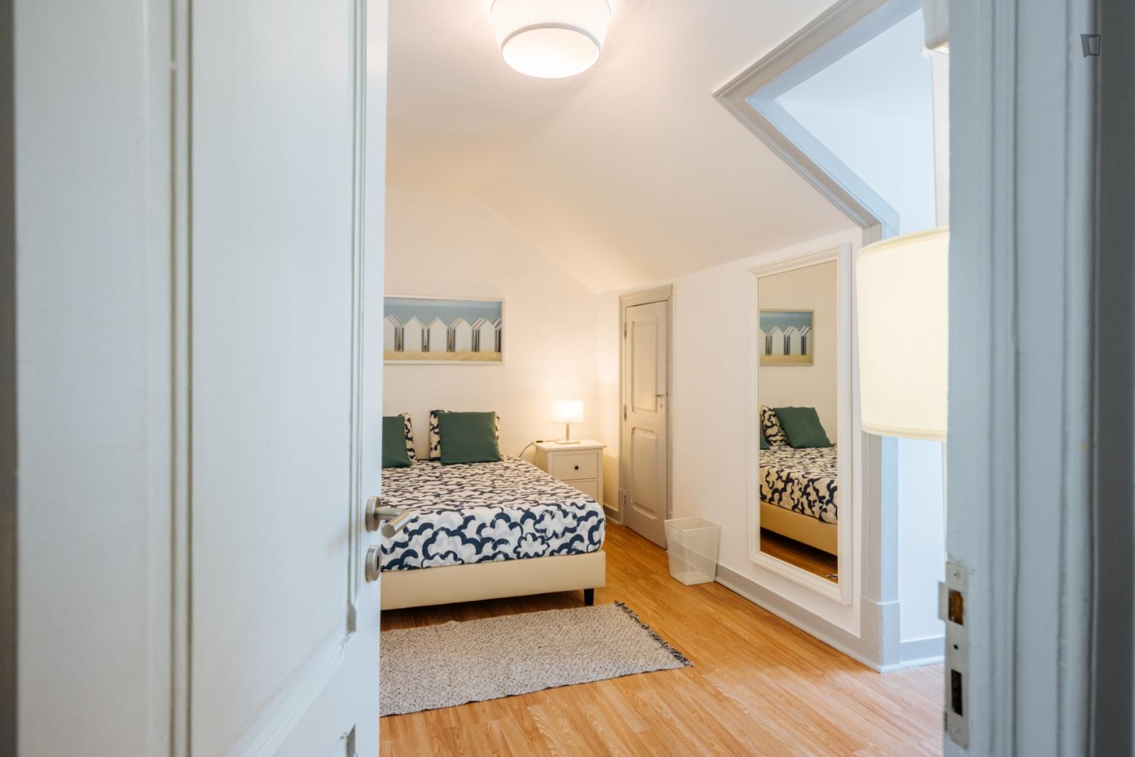 Appealing Double Bedroom In Arroios - Appealing double bedroom in Arroios - Gallery - 1