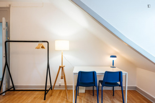 Inviting double bedroom near Instituto Superior Técnico - Gallery - 8