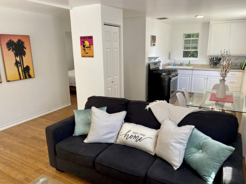 Charming apartment near the Memorial Open Air Theatre