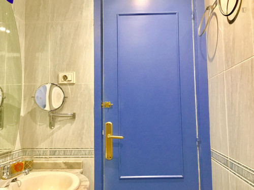 Nice single bedroom in a 7-bedroom apartment near Latorre General Plaza - Gallery - 13