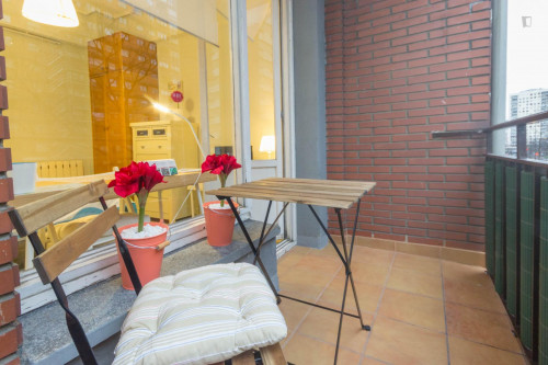 Nice single bedroom in a 7-bedroom apartment near Latorre General Plaza