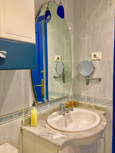 Nice single bedroom in a 7-bedroom apartment near Latorre General Plaza - Gallery - 14