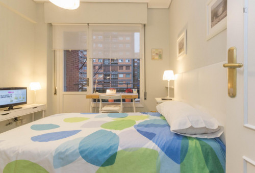 Nice single bedroom in a 7-bedroom apartment near Latorre General Plaza