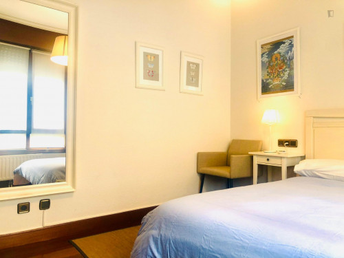 Wonderful double ensuite bedroom in a 4-bedroom apartment near Plaza de la Convivencia - Gallery - 23