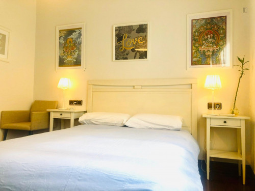 Wonderful double ensuite bedroom in a 4-bedroom apartment near Plaza de la Convivencia - Gallery - 26