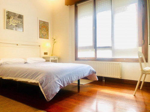 Wonderful double ensuite bedroom in a 4-bedroom apartment near Plaza de la Convivencia - Gallery - 25
