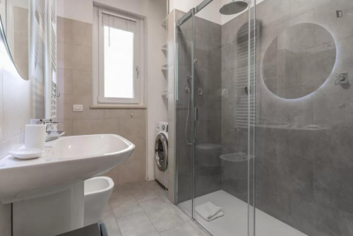 Tasteful 3-bedroom apartment in Ghisolfa