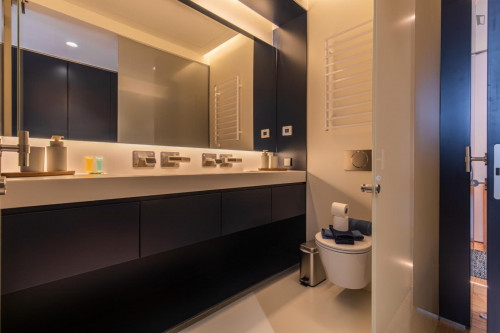 Refined 2-bedroom apartment next to Cascais train station - Gallery - 6