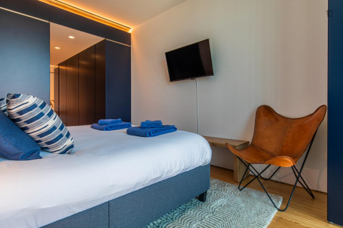Refined 2-bedroom apartment next to Cascais train station - Gallery - 27