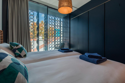 Refined 2-bedroom apartment next to Cascais train station - Gallery - 13