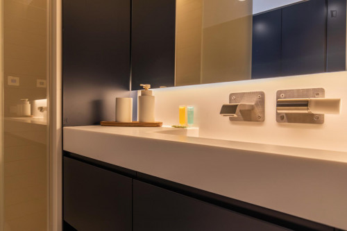 Refined 2-bedroom apartment next to Cascais train station - Gallery - 7