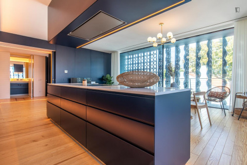 Refined 2-bedroom apartment next to Cascais train station  - Gallery -  5