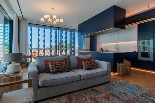 Refined 2-bedroom apartment next to Cascais train station - Gallery - 33