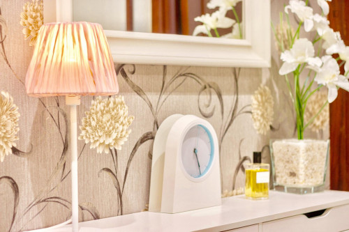 Bright single bedroom in a 7-bedroom apartment near Latorre General Plaza