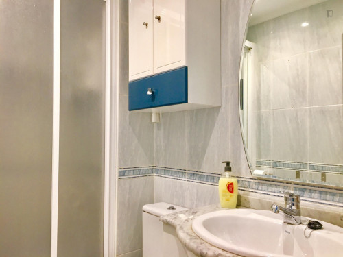 Cozy single bedroom in a 7-bedroom apartment near Latorre General Plaza