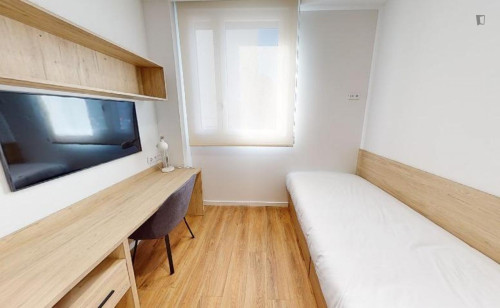 Bed in twin bedroom near S. Mames train station - Gallery - 22