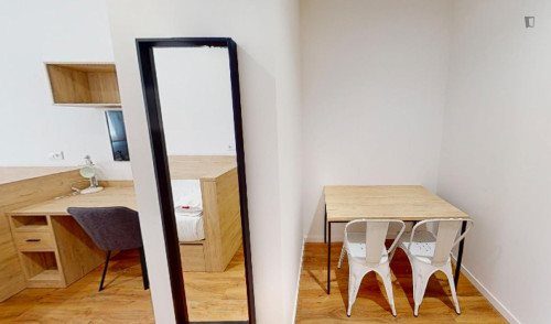 Bed in twin bedroom near S. Mames train station - Gallery - 23