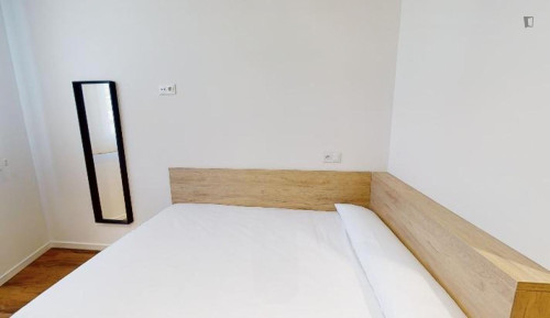 Bed in twin bedroom near S. Mames train station - Gallery - 15