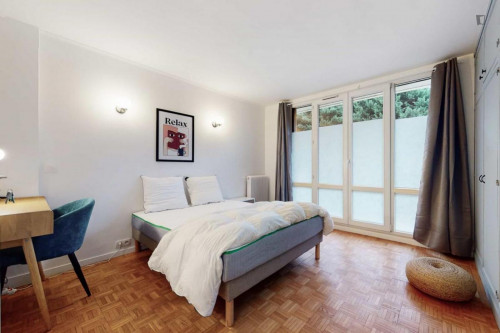Big double bedroom in a 5-bedroom apartment near Maurice Thorez Park