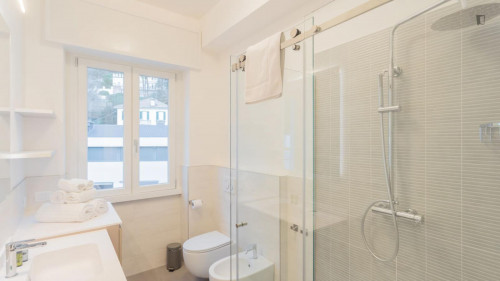 Pleasant 1-bedroom apartment with balcony in proximity to Como Lago train station