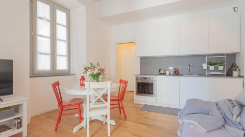 Comfy one.bedroom flat close to Basilica di San fedele  - Gallery -  5