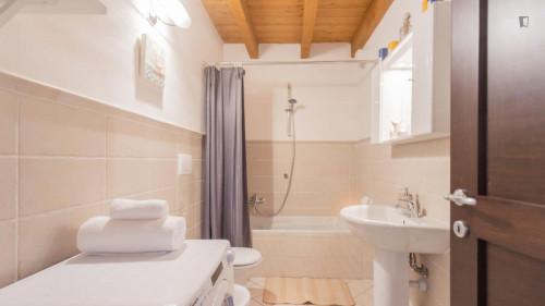 Bright 2-bedroom apartment close to Como Lago train station - Gallery - 9