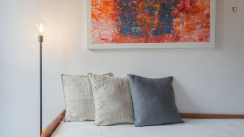 Bright 2-bedroom apartment close to Como Lago train station