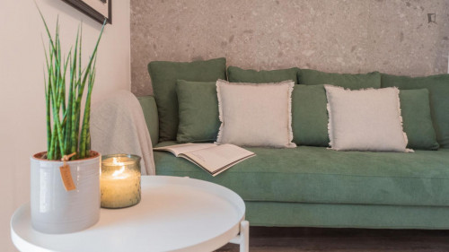 Modern 2-bedroom flat close to Alessandro Volta Statue