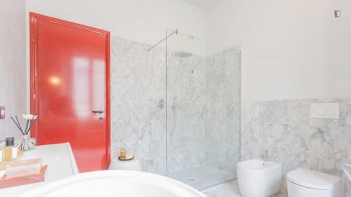 Fancy 2-bedroom apartment near Como Borghi train station