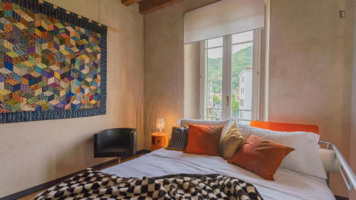 Fancy 2-bedroom apartment near Como Borghi train station