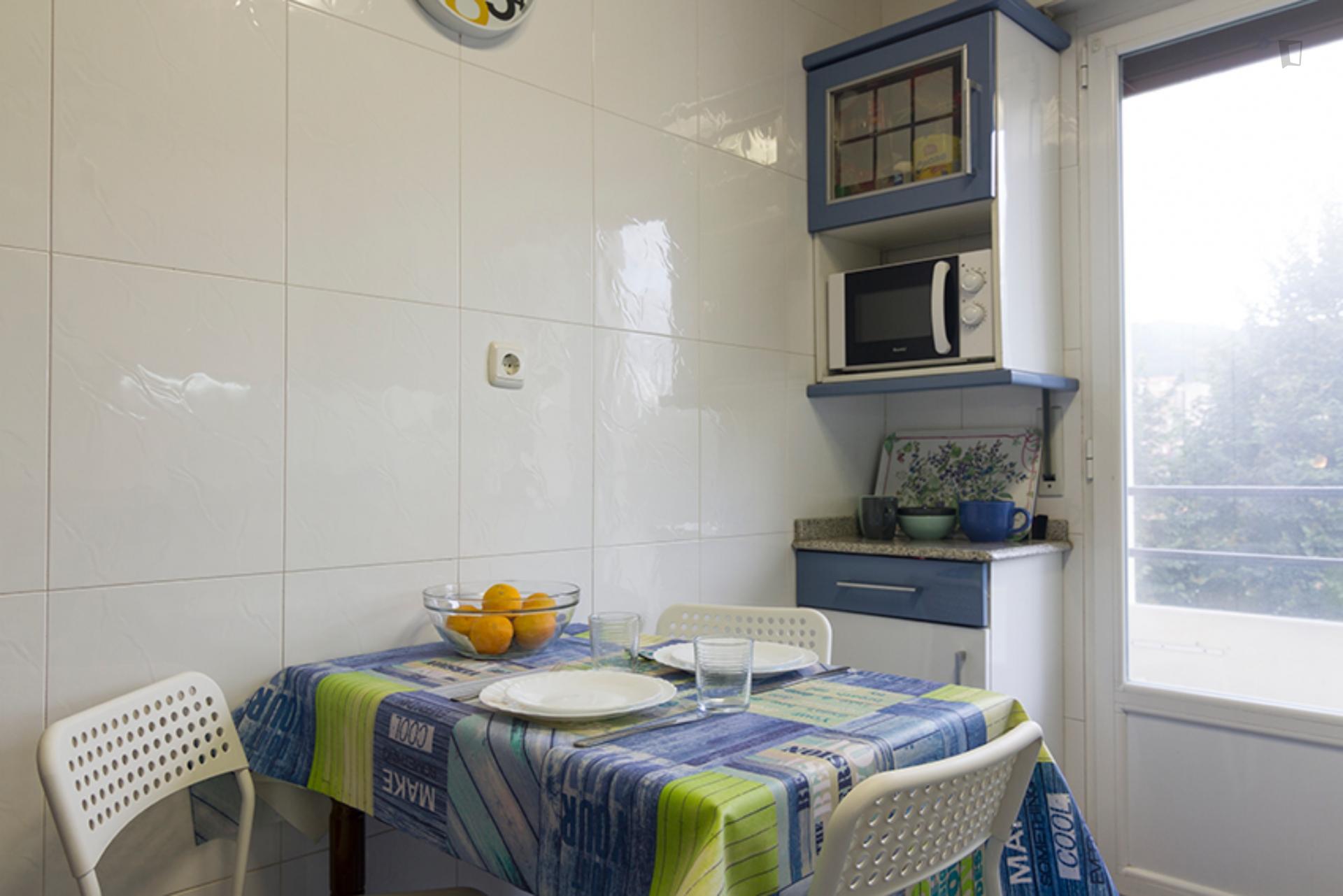 Super cool single bedroom in Santutxu